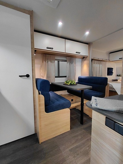 Caravelair Alba 460 Anniversary 3 of 9