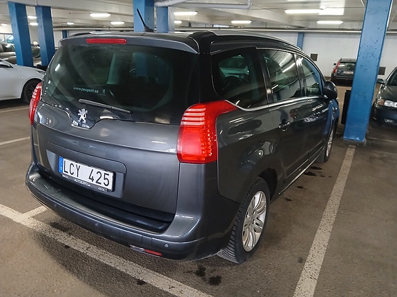 Peugeot 5008 2 of 5