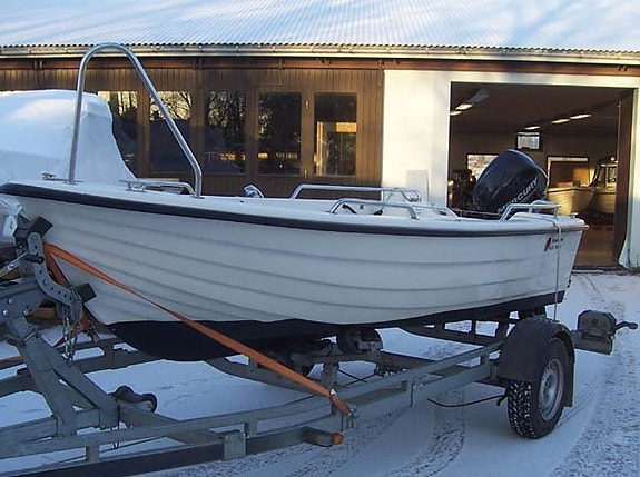 Sandström 460 Classic styrpulpet med 25 Hk Mercury - NY