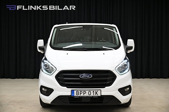 Ford Transit Custom 11 of 25