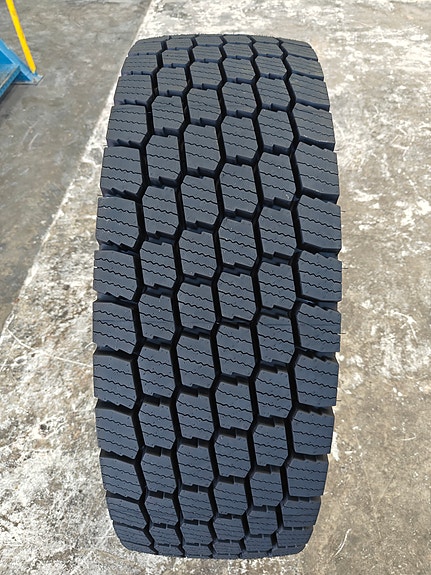 Lastbilsdäck 315/70R22.5 Greentrac 2490 kr/st GTSW1 – 22 mm – M+S / 3PMSF – I lager 3 of 5