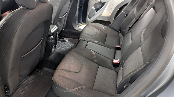 Volvo V40 Cross Country 8 of 8