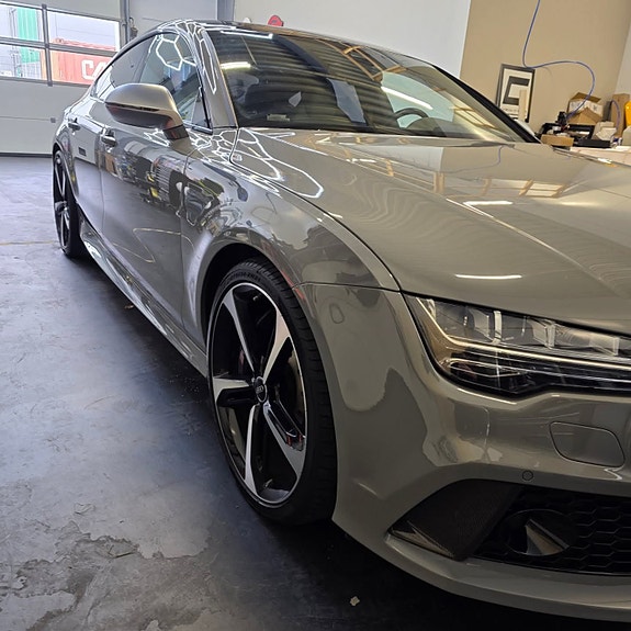 Audi RS7 2 of 5
