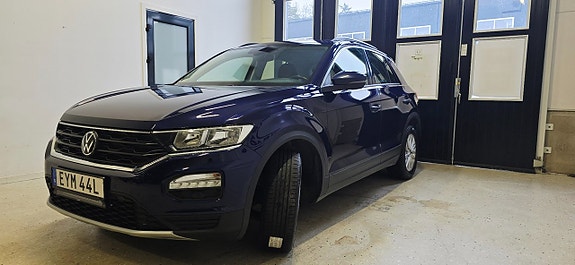 Volkswagen T-Roc 2 of 5