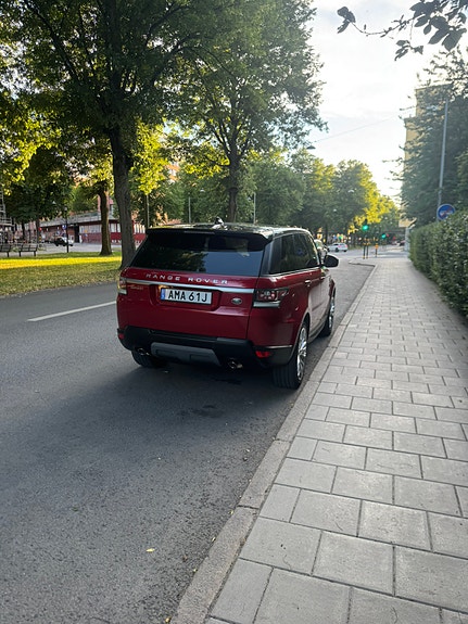 Land Rover Range Rover Sport 2 of 5
