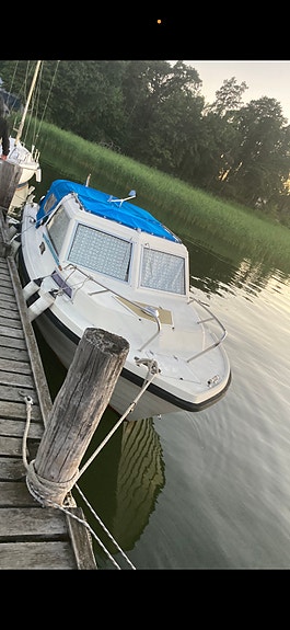 Örnvik 660, stabil familjebåt redo för ny säsong. 4 of 5