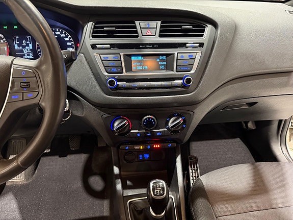 Hyundai i20 5 of 7