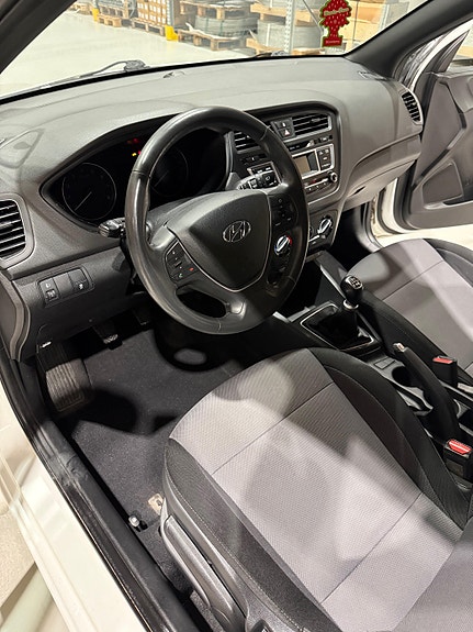 Hyundai i20 7 of 7