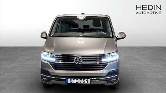 Volkswagen Multivan 8 of 12