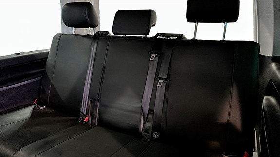 Volkswagen Multivan 5 of 12
