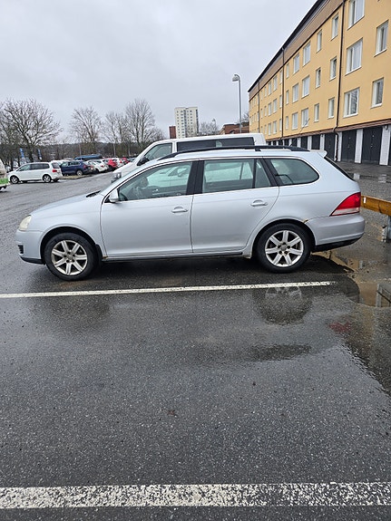 Volkswagen Golf V 3 of 10