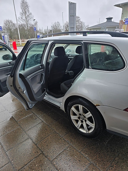 Volkswagen Golf V 9 of 10