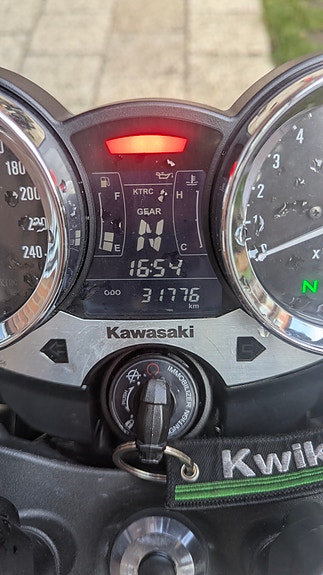 Kawasaki Z900rs 4 of 5