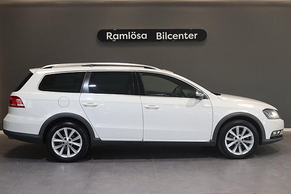 Volkswagen Passat Alltrack 3 of 27