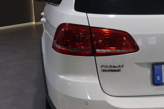 Volkswagen Passat Alltrack 13 of 27