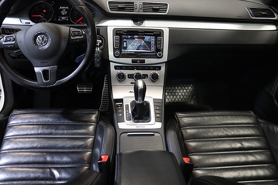Volkswagen Passat Alltrack 22 of 27