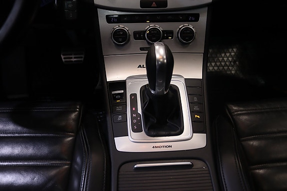 Volkswagen Passat Alltrack 23 of 27