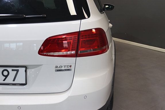 Volkswagen Passat Alltrack 12 of 27