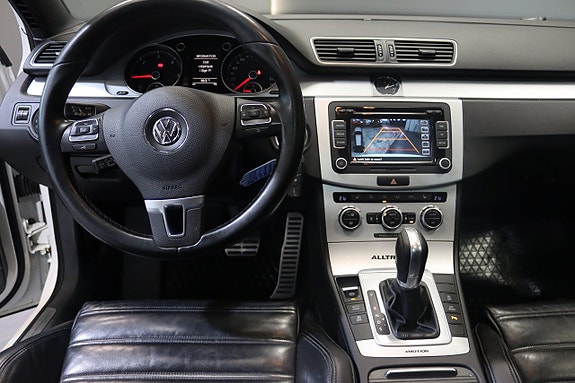 Volkswagen Passat Alltrack 25 of 27