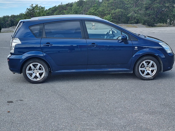 Toyota Corolla Verso 5 of 5