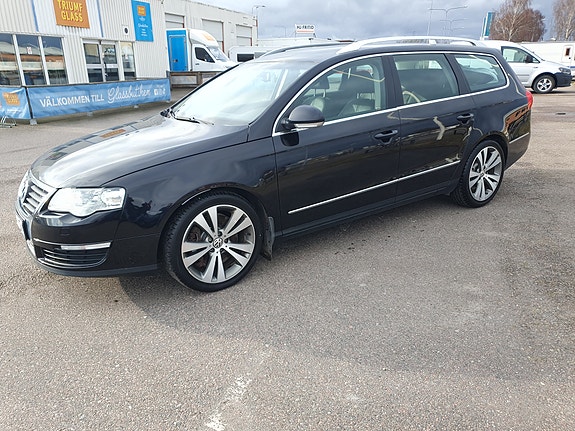 Volkswagen Passat 2 of 5