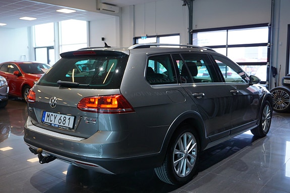 Volkswagen Golf Alltrack 7 of 14