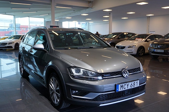 Volkswagen Golf Alltrack 5 of 14