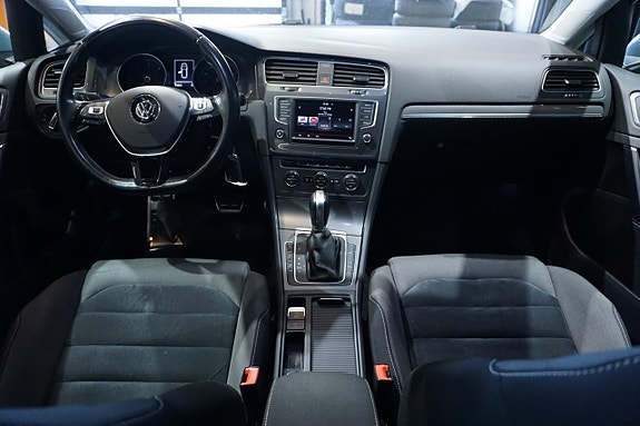 Volkswagen Golf Alltrack 9 of 14
