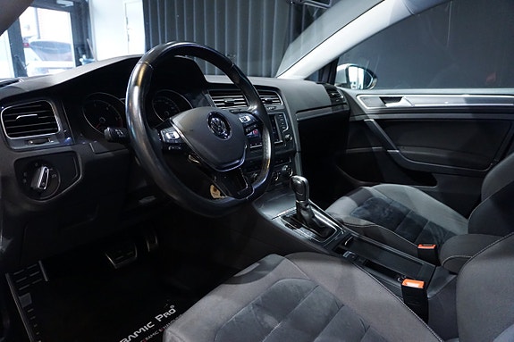 Volkswagen Golf Alltrack 10 of 14