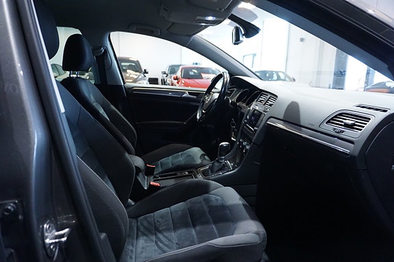 Volkswagen Golf Alltrack 13 of 14