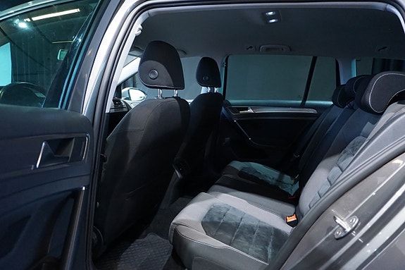 Volkswagen Golf Alltrack 8 of 14