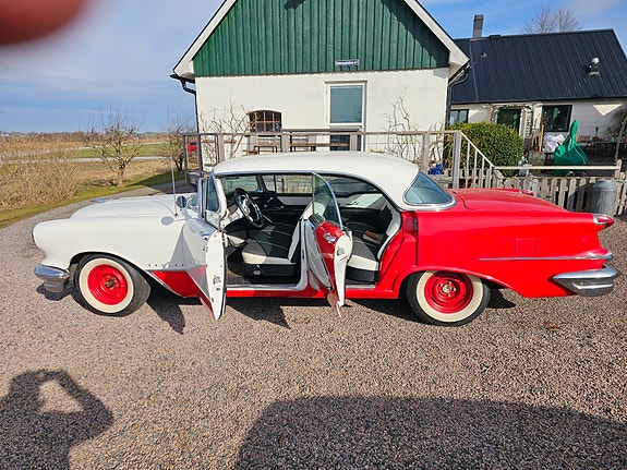 Oldsmobile Ninety-Eight 6 of 10