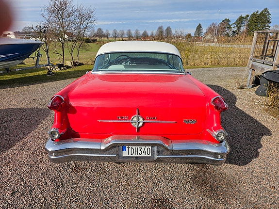 Oldsmobile Ninety-Eight 4 of 10
