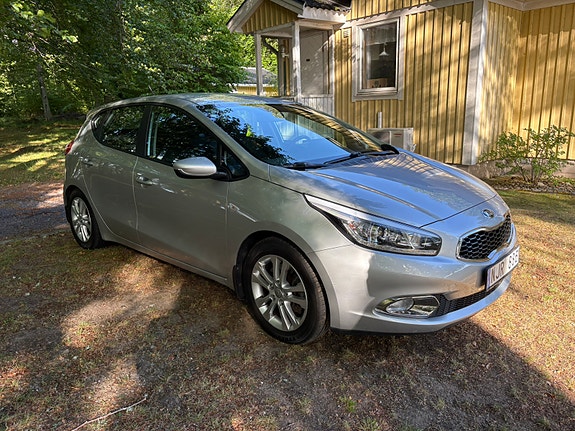 Kia Ceed 2 of 5