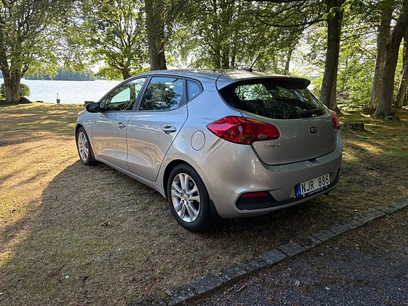 Kia Ceed 3 of 5