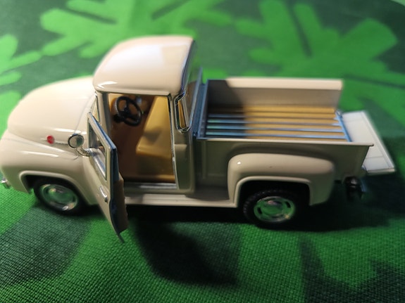 Modellbil pickup lastbil beige