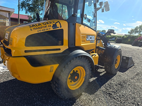 JCB 409 4 of 5