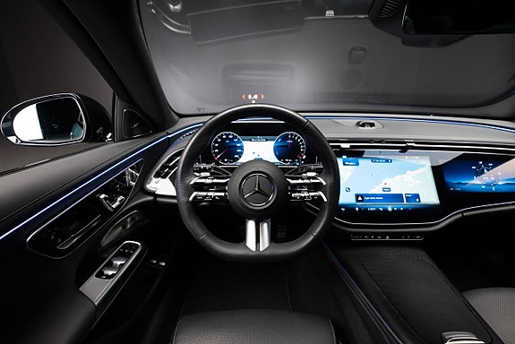 Mercedes-Benz E300 7 of 9