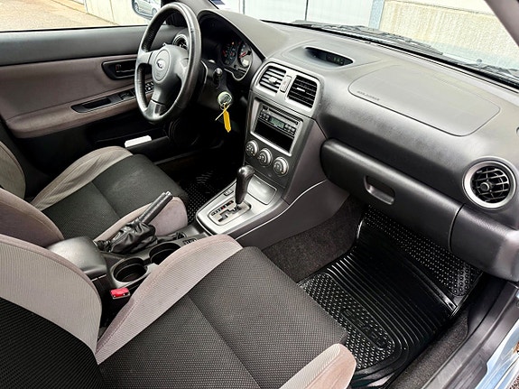 Subaru Impreza 15 of 16