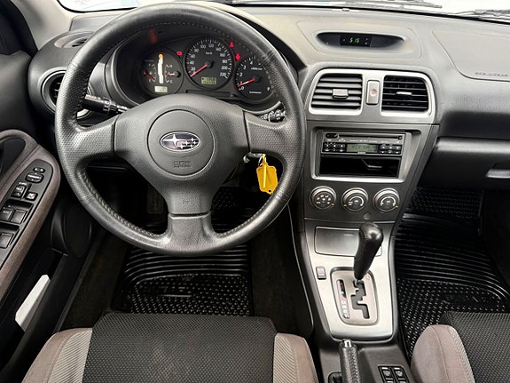 Subaru Impreza 10 of 16