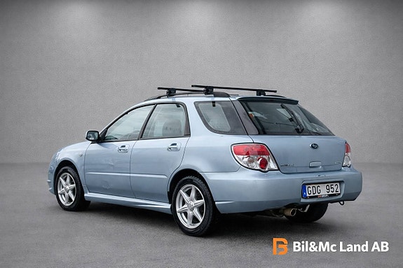 Subaru Impreza 3 of 5