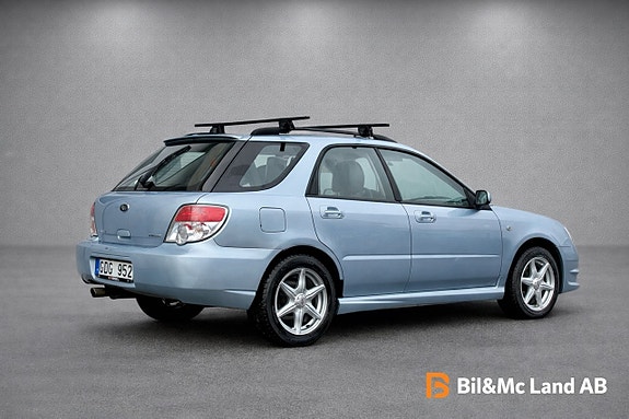 Subaru Impreza 8 of 16