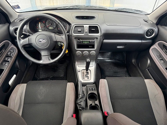 Subaru Impreza 9 of 16