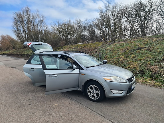 Ford Mondeo 4 of 5