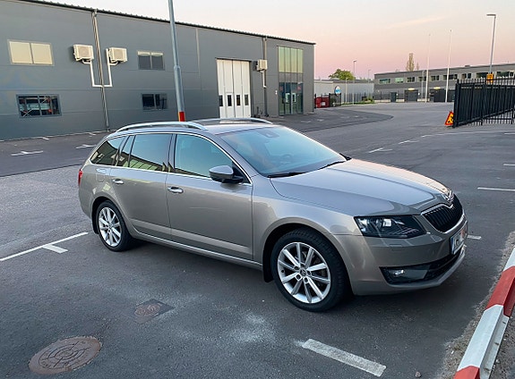 Skoda Octavia 3 of 5
