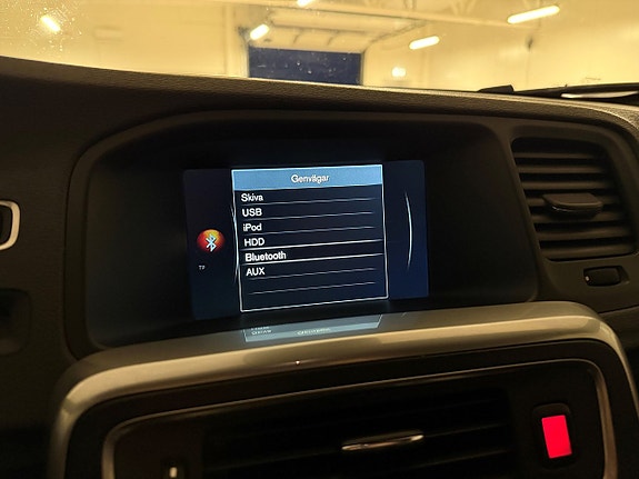 Volvo V60 Cross Country 14 of 25