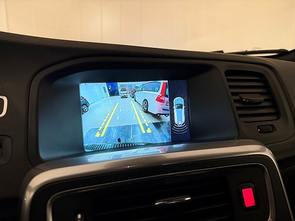 Volvo V60 Cross Country 11 of 25