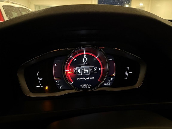 Volvo V60 Cross Country 18 of 25