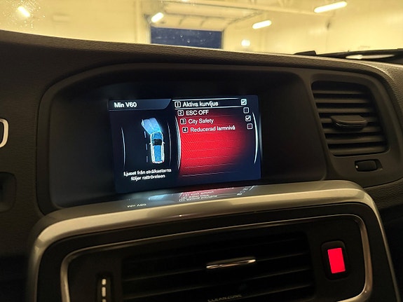 Volvo V60 Cross Country 13 of 25