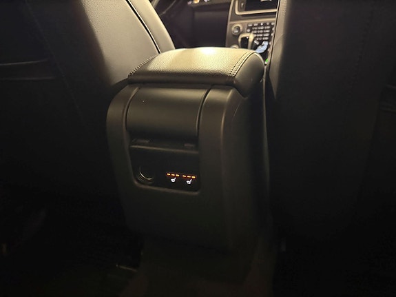 Volvo V60 Cross Country 23 of 25